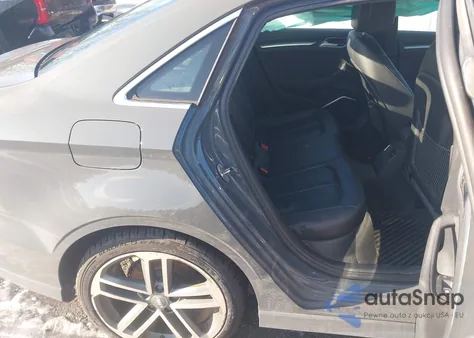 2017 Audi A3 2.0T Premium z USA, uszkodzony, nr VIN WAUJ8GFF3H1043851